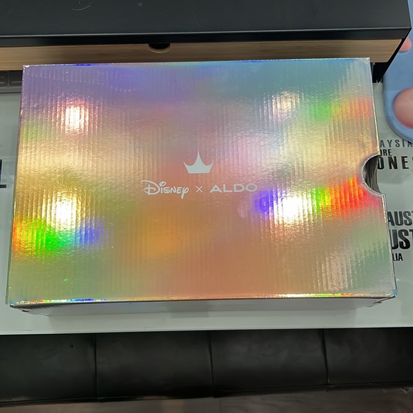 Aldo x Disney Collab, Royal Slipper 🧞‍♂️ - Picture 3 of 5